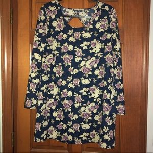 Beautiful Wallflower dress with keyhole back